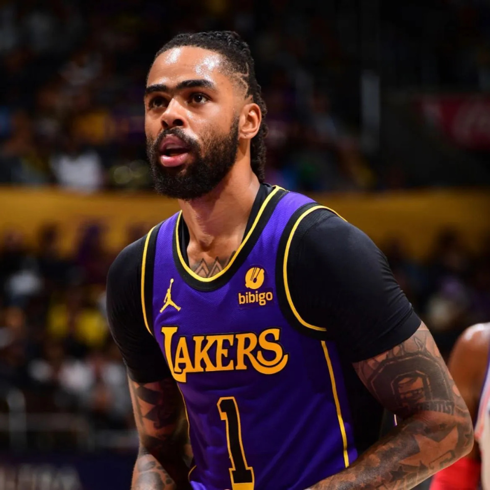 拉塞尔一战刷新湖人队史三分球记录,休赛季降薪续约湖人必留