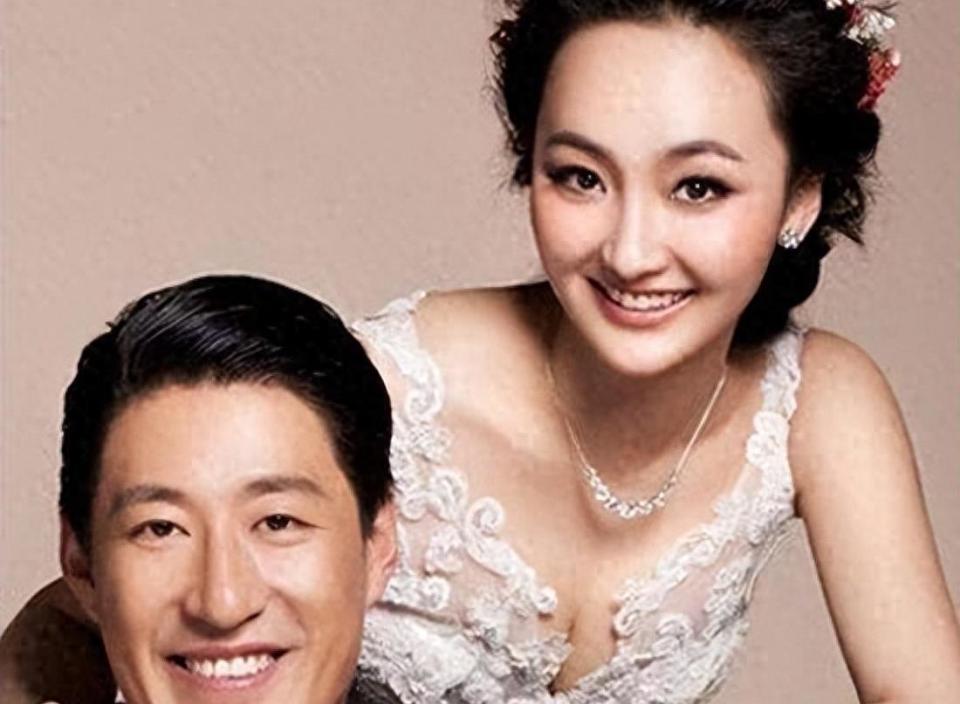 辛月:在最好的年纪嫁给二婚"家暴男"于震,婚后生三娃美满幸福_腾讯
