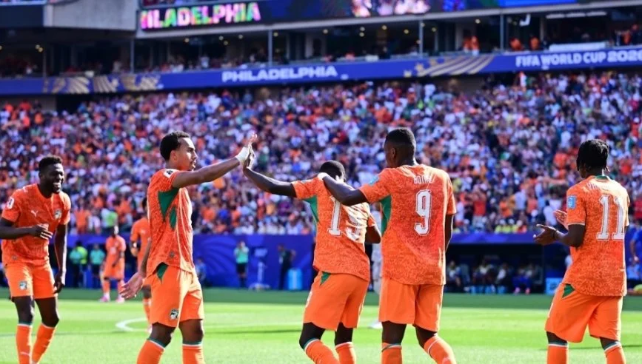 世界杯：科特迪瓦2-0库拉索，小组第二出线，尼古拉-佩佩梅开二度