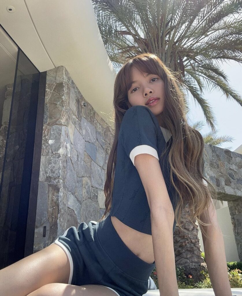 BLACKPINK Lisa罕见的性感时刻_腾讯新闻