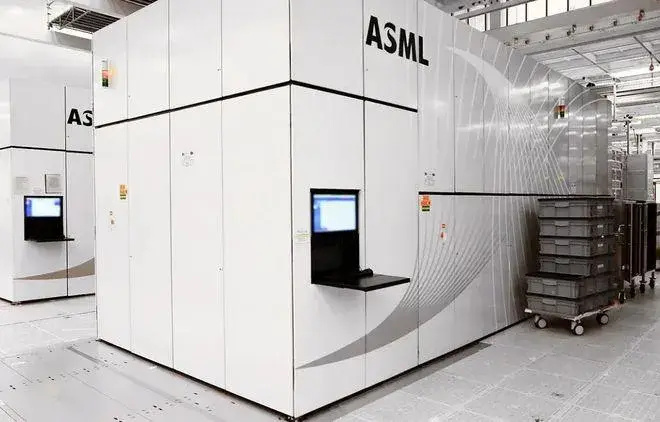 国产光刻机取得关键技术,中国芯片能否超越美?