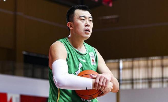 中流砥柱辽篮内线核心强势147末节重扣李炎哲锁定胜局