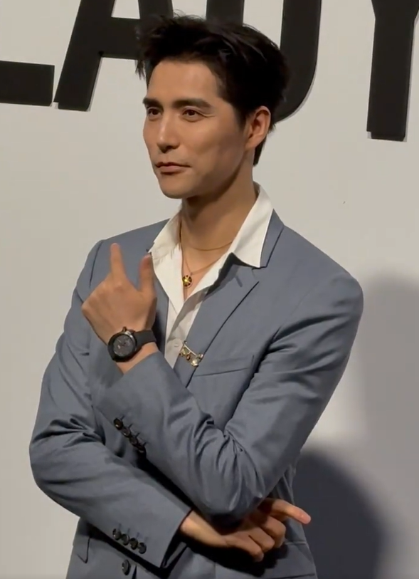 上海這一夜：李冰冰逆天氣質，朱珠儀態搶鏡，都不及罕見露面的奧運冠軍鄭欽文吸睛 - 