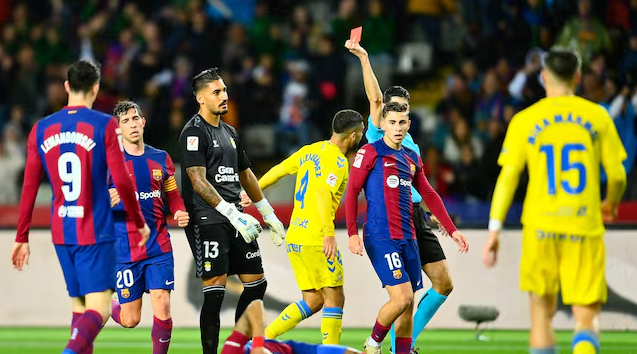 西甲:巴萨1-0三连胜距皇马5分 菲利克斯助攻 离奇中柱