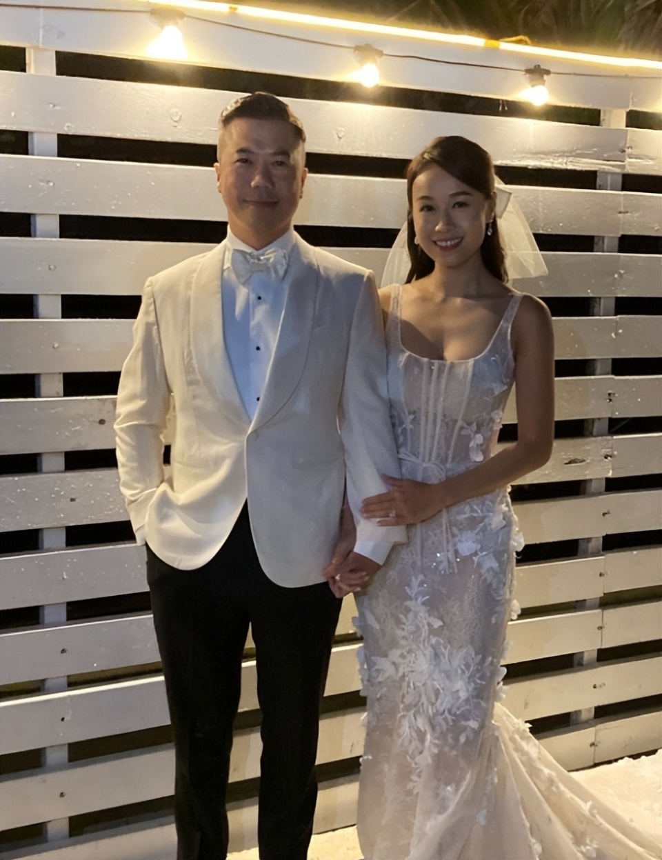 许志安的老婆照片图片