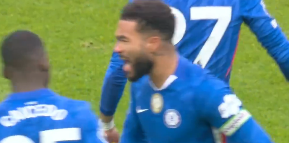 超級世界波！詹姆斯任意球破門，藍軍首次射正，避免92年之恥