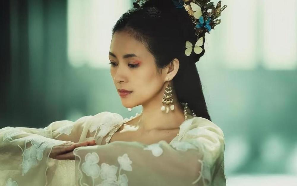 金晨的直角鼻,刘涛的伪少女感,几种怪现象正在演艺圈野蛮生长_腾讯