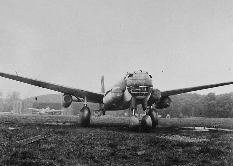 理念超前的前掠翼轰炸机二战德国ju287战术轰炸机