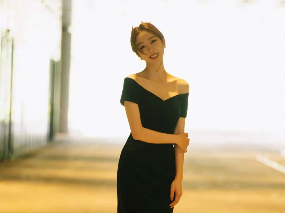 从配角到春晚舞台，姜妍如何实现惊艳逆袭？_腾讯新闻