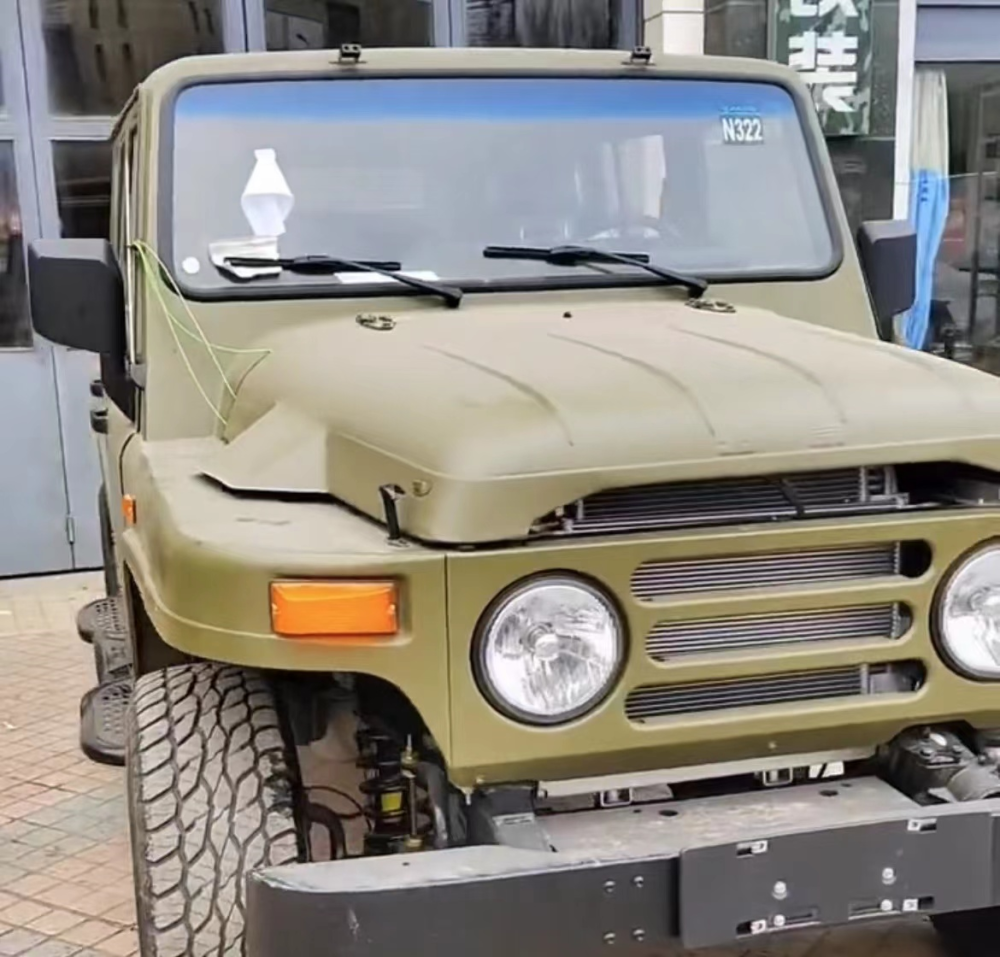 bj 212自动挡曝光,搭2.0t 8at 电控分时四驱,或配侧开尾门_腾讯新闻