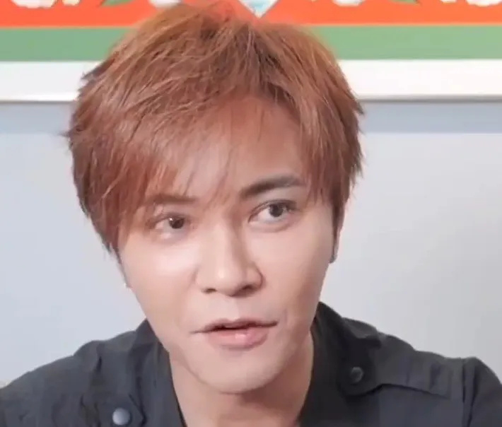 劈腿风波过去四年,蝴蝶姐姐宣布怀孕,罗志祥沉迷医美撞脸陈晓东