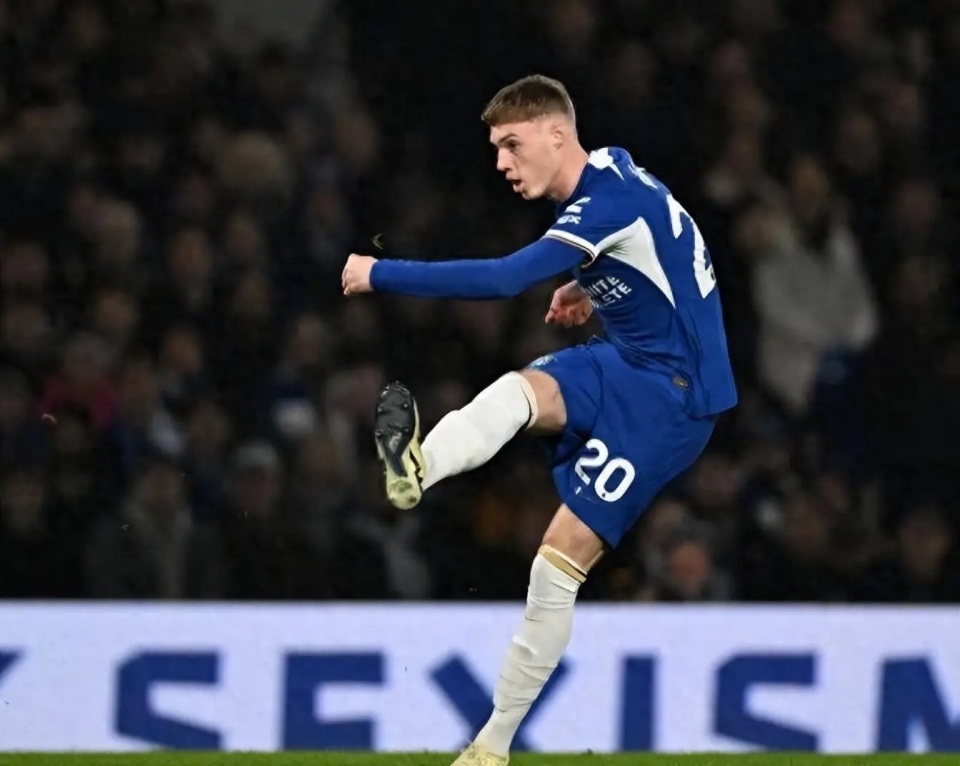 第78分钟,恩佐直塞,斯特林脚后跟送出妙传,帕尔默带球杀入禁区打门得