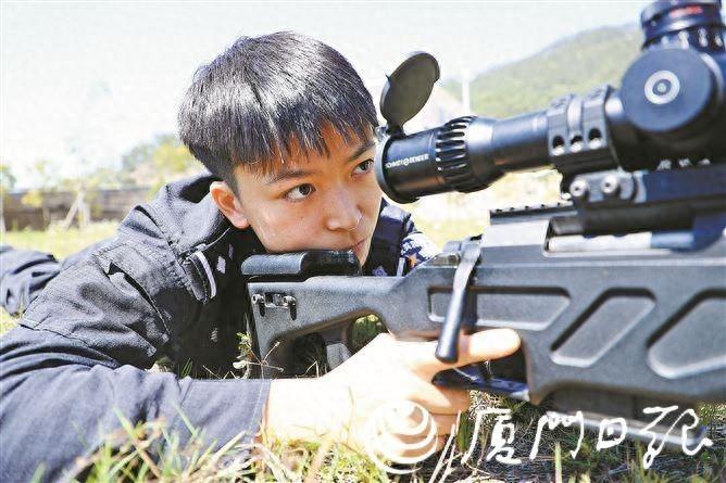厦门公安首位女狙击手上岗_腾讯新闻