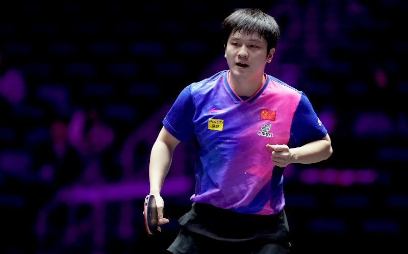 张本智和抓住机会,还好后来找回节奏,避免对手趁势追击,马龙3-1(6-11