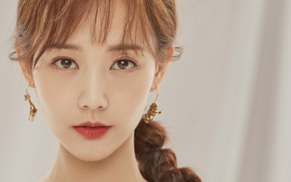 出生普通工人家庭,却成为了大明星,比演技出圈的是李一桐的语录