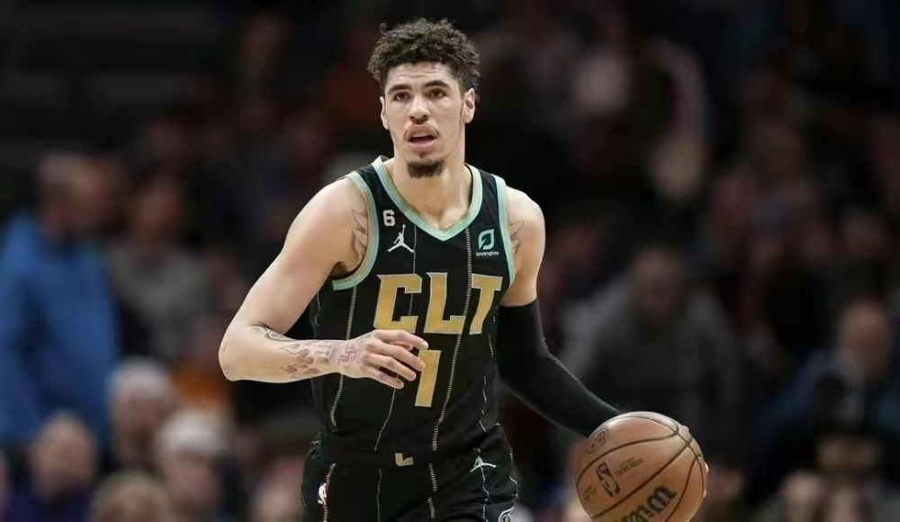 还有一个榜眼哥哥球哥,而且三球不仅模板是球哥,他的传球比球哥更加