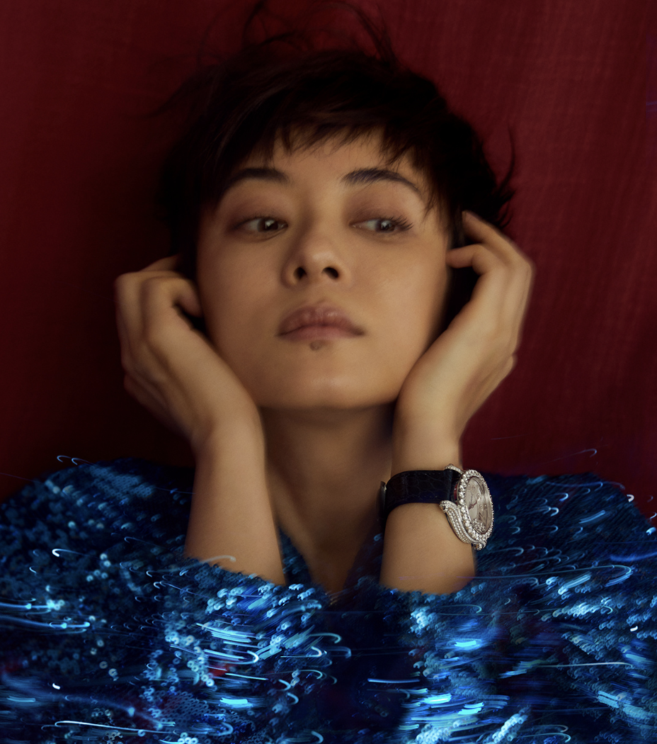 40岁孙俪晒优雅写真,罕见秀美背登上热搜,却遭吐槽是普通人的背