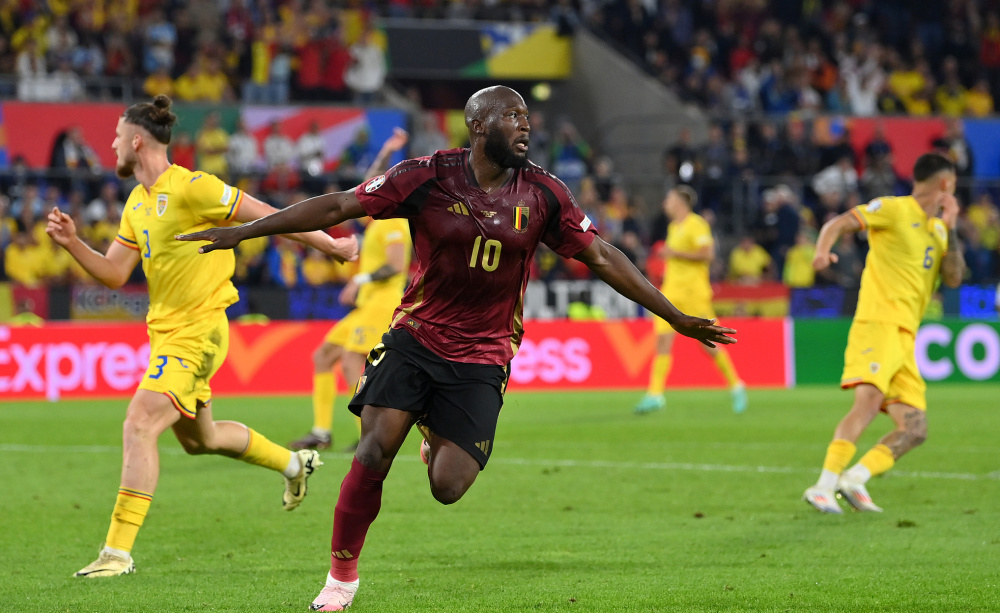 卢卡库又无效庆祝,欧洲杯共14球被吹他独占4粒创纪录