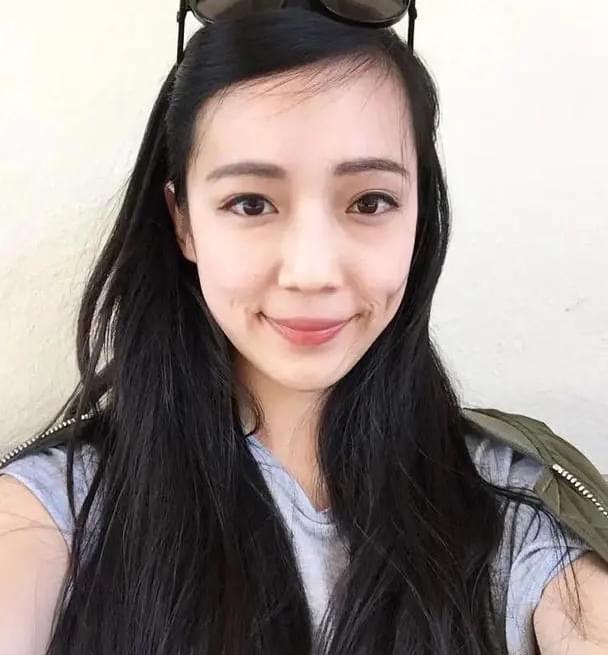 港媒曝霍启刚妹妹霍思纬结婚生子,全家合照疑曝光,老公长相普通