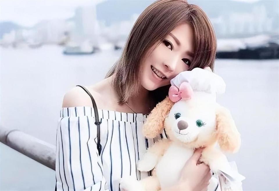 连诗雅情感风波背后的真相：她如何从争议女星变成贤妻良母？_腾讯新闻