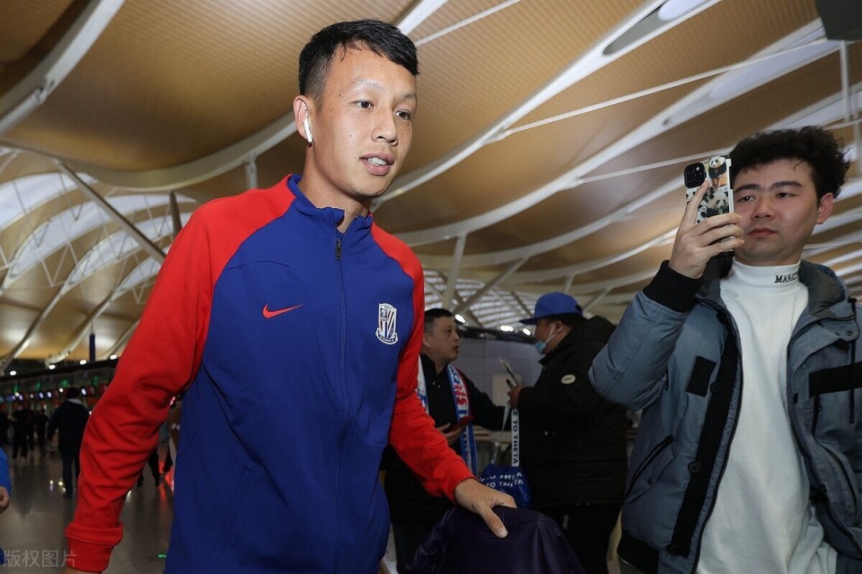 高天意后悔吗为踢主力坚持要离开国安如今却在申花沦为替补