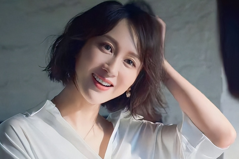 1983年出生的练练,在《恰同学少年》中饰演了"陶斯咏"一角,引起了广大