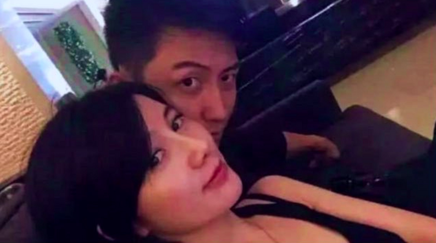 黄景瑜前妻再发文,骂男方是油腻的极度利己主义者,手握上百个黑料