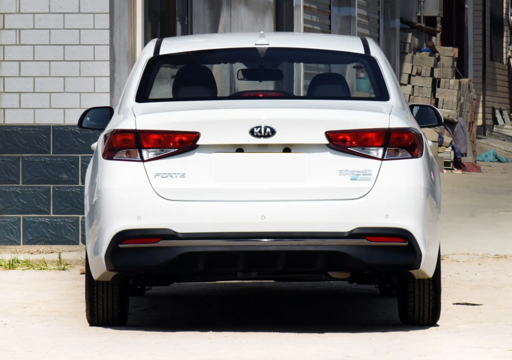 起亚汽车"王牌",销量最高!几乎开不坏,5.7个油,仅7万