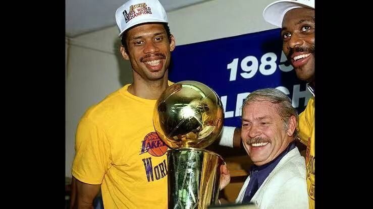 生涯6夺mvp,6个总冠军的贾巴尔仅两获fmvp,另外四个被谁拿走?