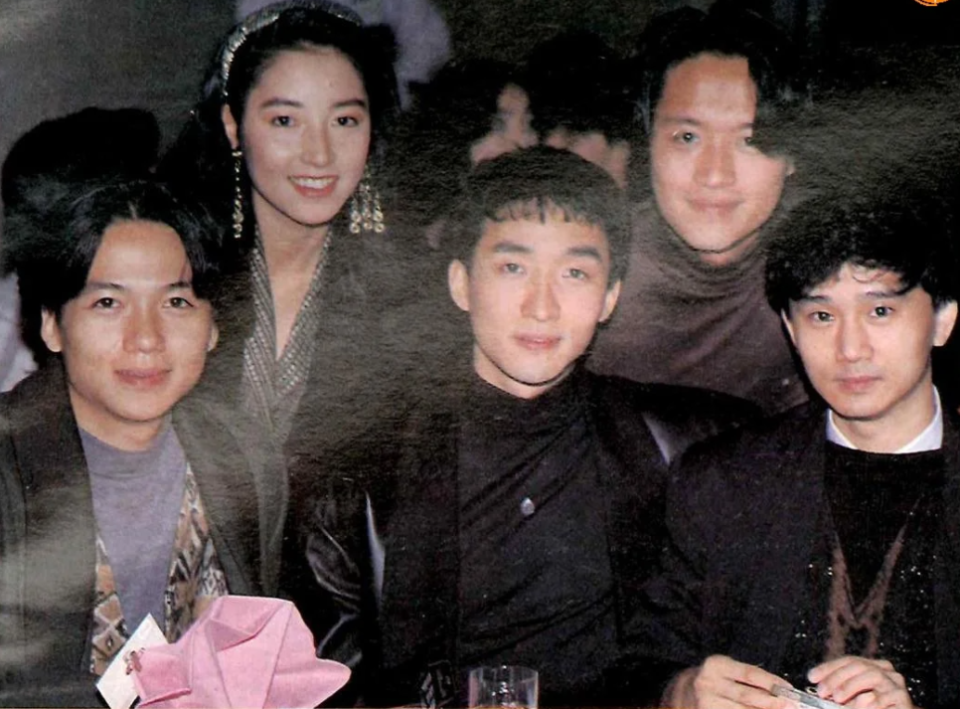 诗曝光率非常高,除了相貌出众,还和她喜欢逛夜店有关,当时与梅艳芳