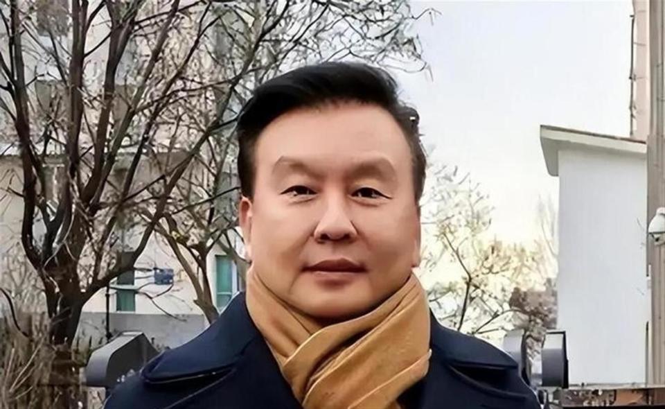 儿子丢了、父亲走了、妻子跑了，央视主持张泽群如今落到这般田地_腾讯新闻