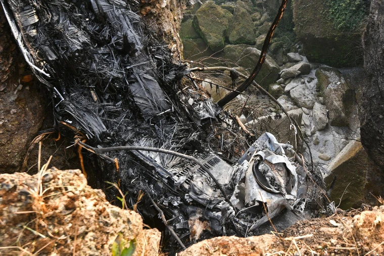 可以通过一些书籍文章或者电影来获取相关信息,更多地了解冰原空难的