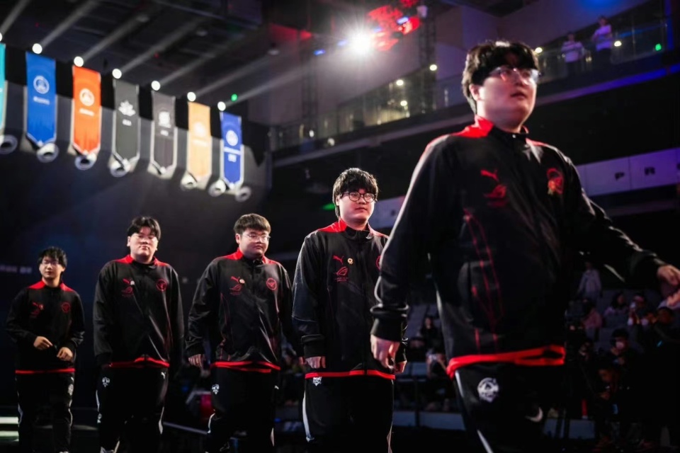 fly状态差,恐将晚节不保这次比赛失败之后,rw战队大概率也是要无缘