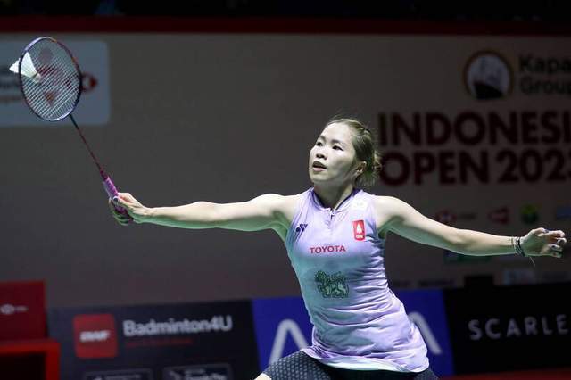 泰国名将因达农逆转李美妙有惊无险晋级西班牙羽毛球大师4强