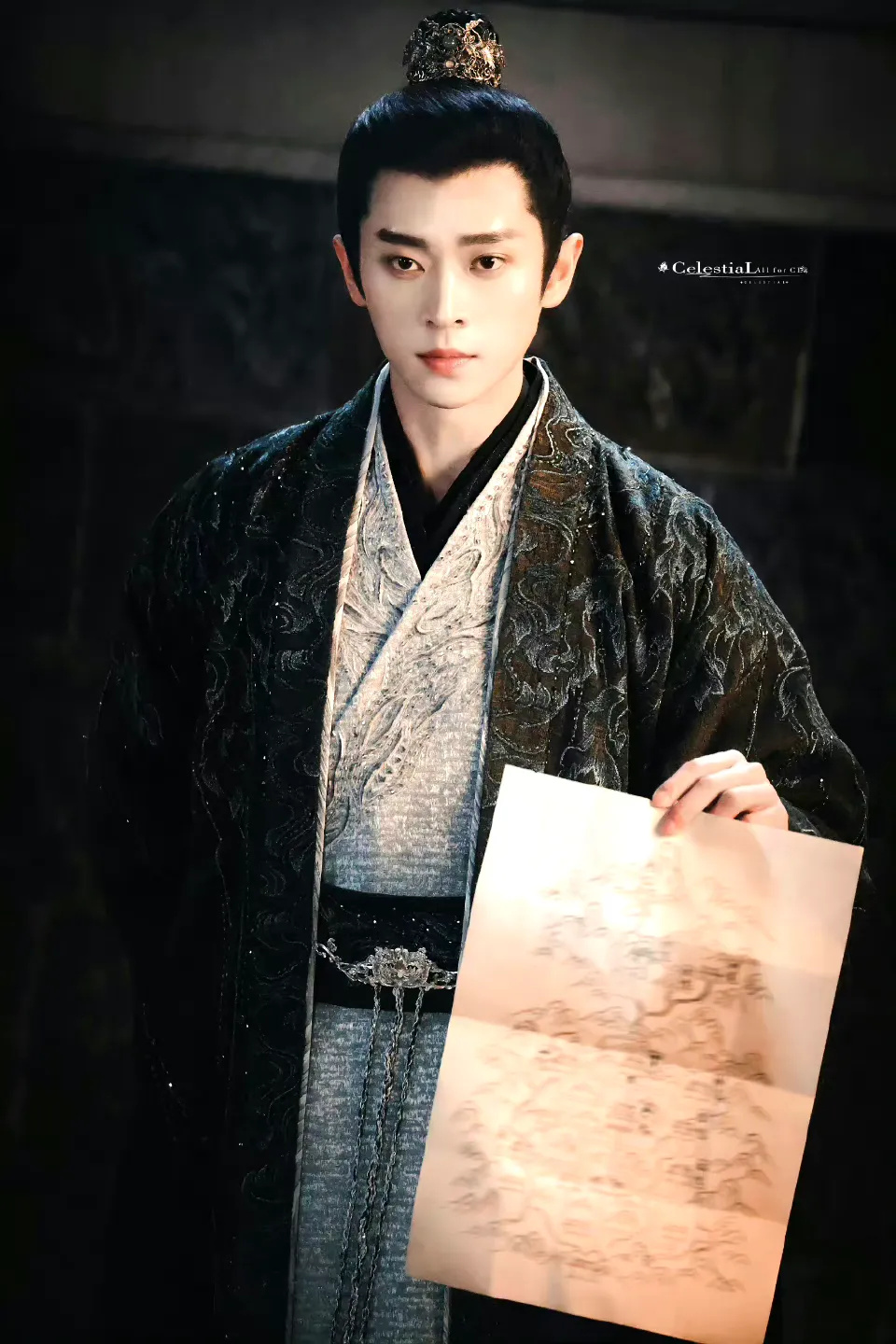 《虚颜》红出圈后,丞磊手握2部待播古偶男二,是下个当红炸子鸡?