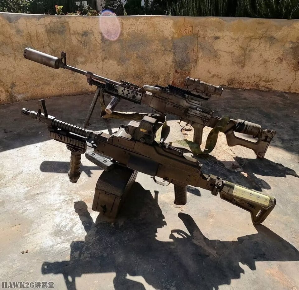 黎巴嫩真主党武装晒pkm突击机枪枪管大幅缩短便于城市作战