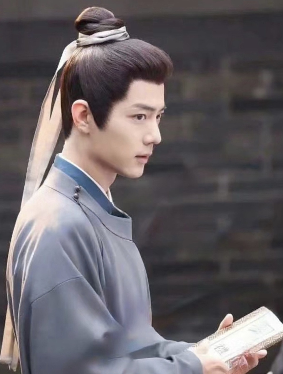 肖战《藏海传》3套路透造型,虽然朴素,但挡不住一张俊脸