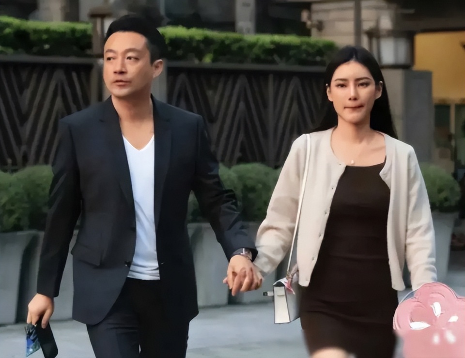 对此,具俊晔给出的解释是"熙媛不是一个物质的女人".