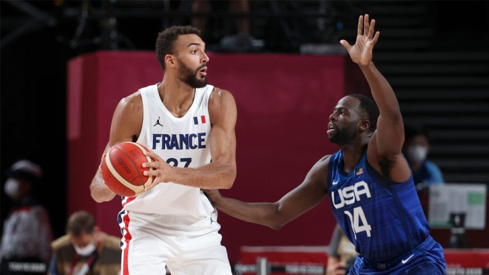 格林批评戈贝尔因为儿子出生缺席比赛:要是我的话 我会让我妻子等我一