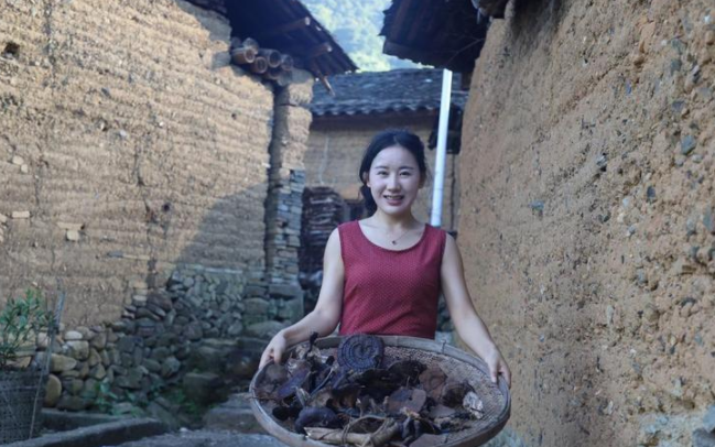 回到家乡的沈丹,面对的可不是什