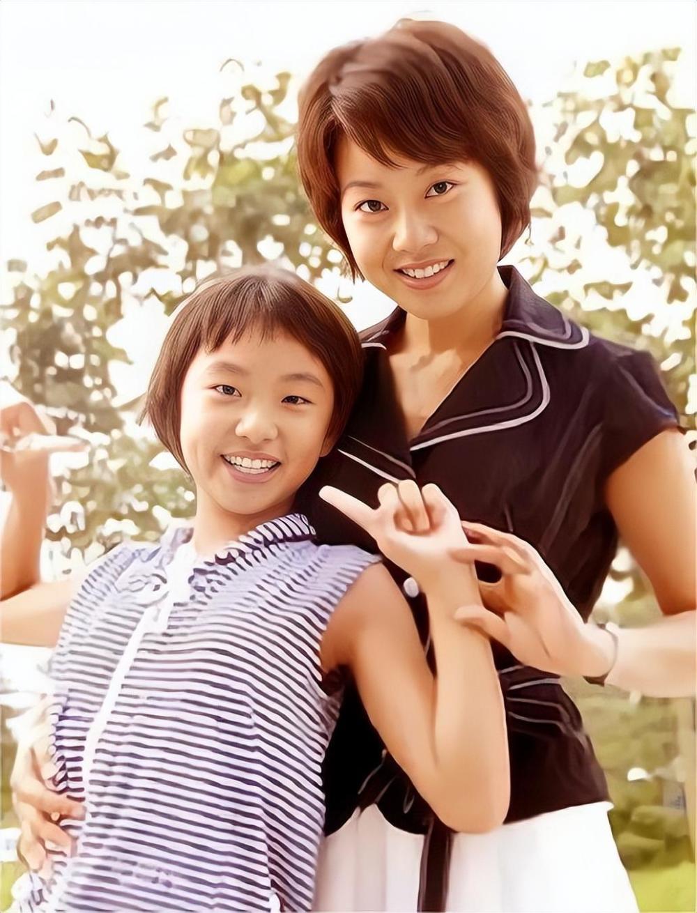 闫妮:从"土气村姑"到"风情女人",33岁离婚的她都经历了什么插图8