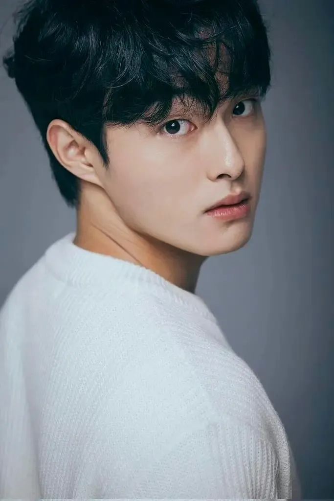 演员长得丑可以,但你别演超级无敌大帅哥啊!_腾讯新闻