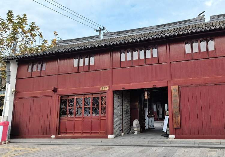 如今,在金山区的张堰古镇建立了南社纪念馆.张堰古镇,"文