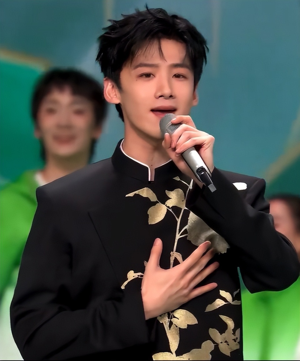 白敬亭争议不断,细扒资产才知什么叫闷声发大财,心思