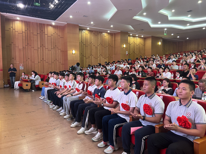 汤澄越杭州市富阳区第二中学 吴建佳浙江省富阳中学 张  凯杭州市余杭