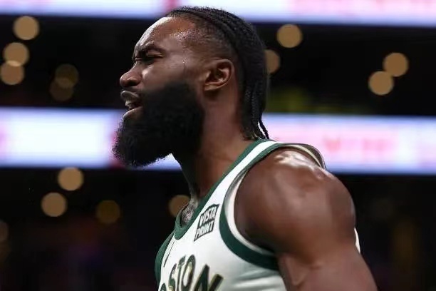 被喷了一个赛季的3亿探花,化身大当家证明自己_腾讯新闻