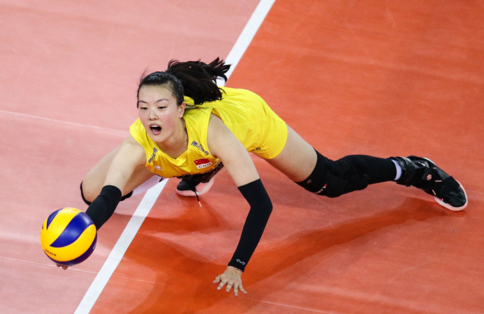 女排合照郑益昕缺席张常宁王梦洁比心倪非凡庄宇珊笑得灿烂