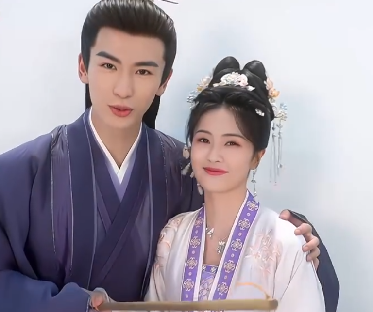 当29岁白鹿撞上28岁许凯新片都看了一个无感一个追上瘾