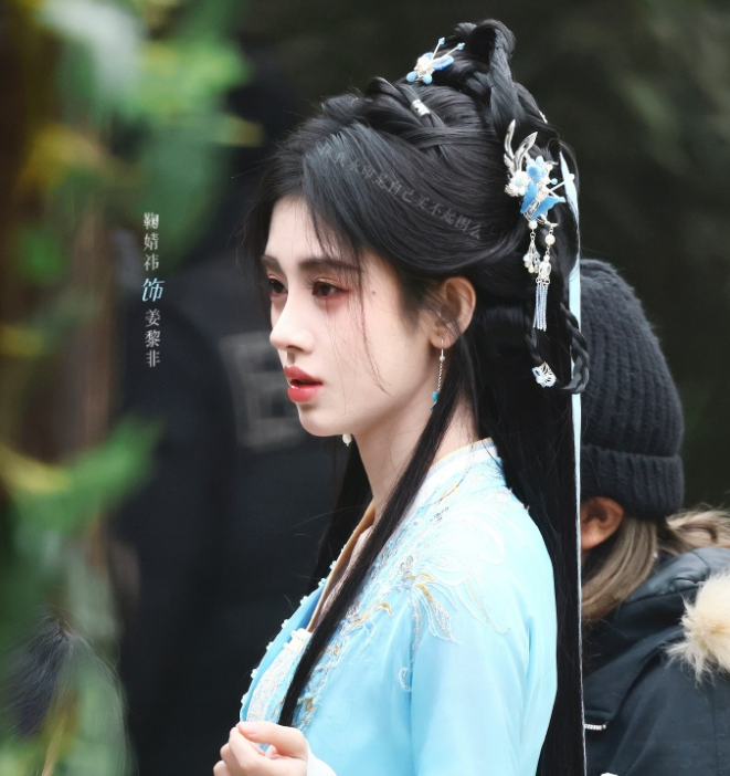 鞠婧祎千香杀青照曝光笑容明媚又美又仙看到男主爱了