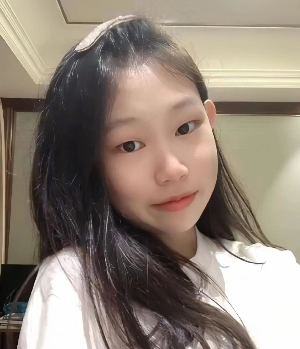 小沈阳为妻子庆生!40岁沈春阳拍完热辣滚烫后,瘦身成功气质大变